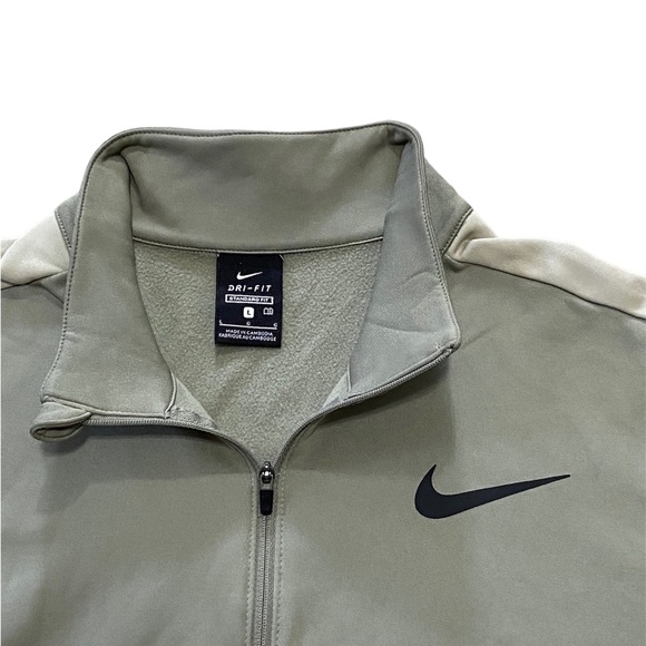 Nike Dri-Fit Running Jacket - Picture 2 of 3